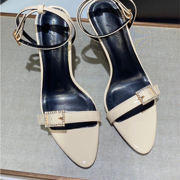 Yves Saint Laurent Women's Summer Heels in Light Color Size: EU39 - Picture 4 of 4